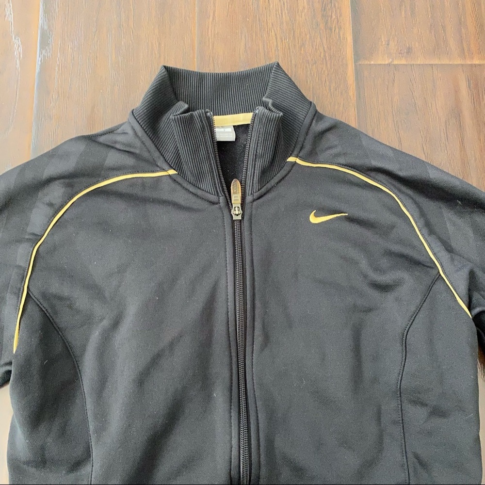 Nike just do it Women’s Black full zip Jacket Size L for big girls S women’s